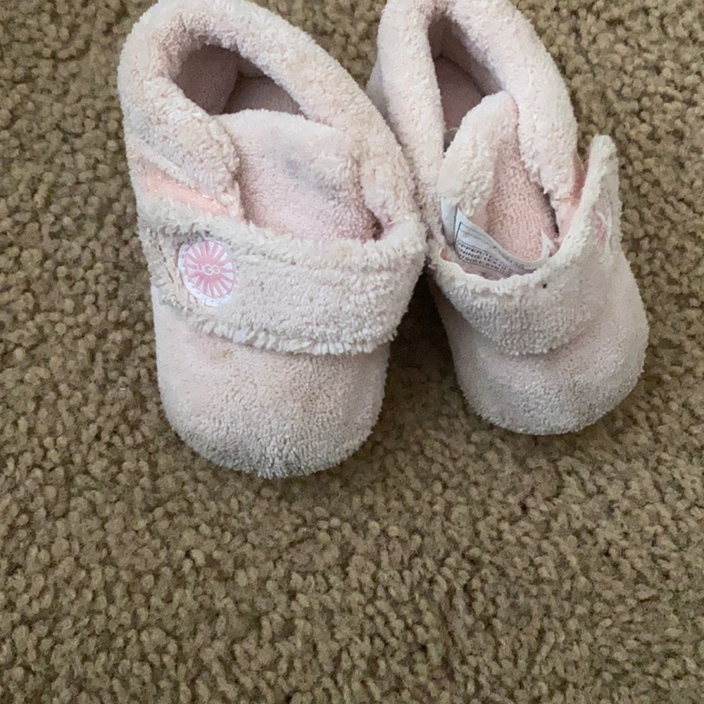 baby uggs pink size 2/3